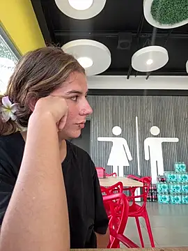 AllieYourGirl online show from 04-10-26, 08:49