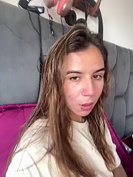 AllieYourGirl online show from 12-18-25, 03:16