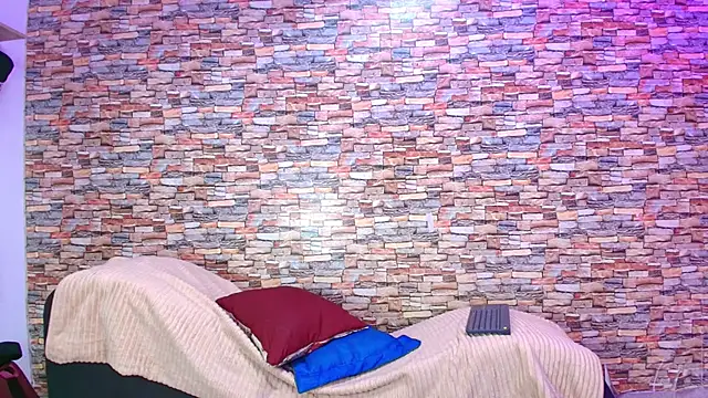 Snapshot of nicoo_2036 chatting on 09-18-25, 01:36 nicoo 2036 online show from 09-18-25, 01:36