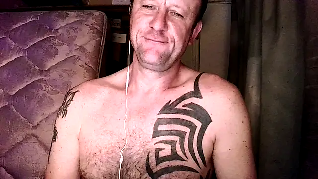 Snapshot of Yournaughty chatting on 09-29-25, 04:19 Yournaughty online show from 09-29-25, 04:19