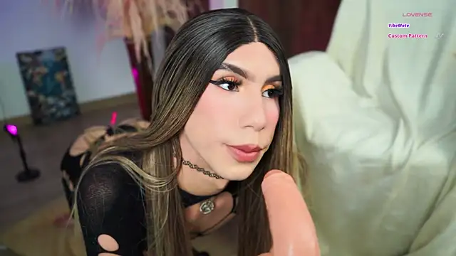 Samantha Magic online show from 11-09-25, 01:42