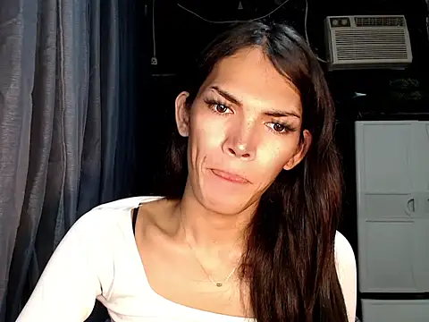 ladyhotcuming online show from 07-22-26, 09:00