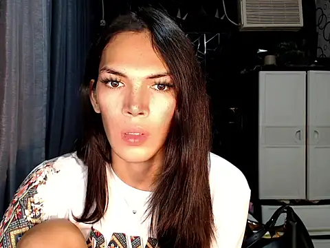 ladyhotcuming online show from 07-13-26, 04:06
