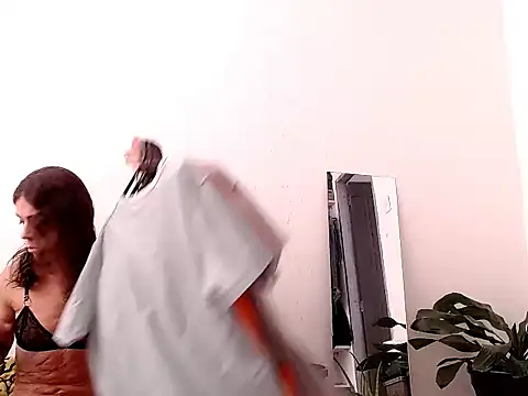 saara johnson496 online show from 10-28-25, 03:55