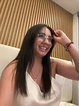 Michelle Zoe online show from 03-08-26, 05:55