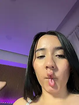 Michelle Zoe online show from 04-21-26, 02:14