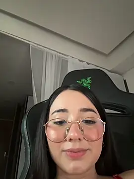 Michelle Zoe online show from 11-30-25, 10:21