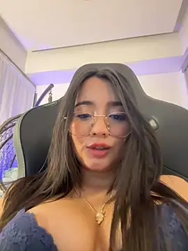 Michelle Zoe online show from 10-15-25, 04:11