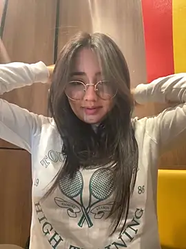 Michelle Zoe online show from 10-30-25, 06:01