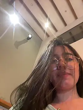 Michelle Zoe online show from 04-09-26, 04:36