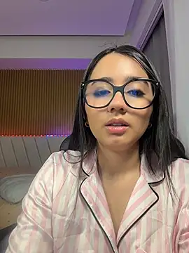 Snapshot of Michelle_Zoe chatting on 05-16-26, 01:26 Michelle Zoe online show from 05-16-26, 01:26
