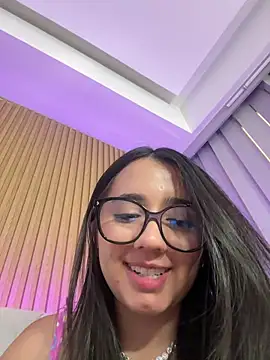 Snapshot of Michelle_Zoe chatting on 05-23-26, 04:00 Michelle Zoe online show from 05-23-26, 04:00