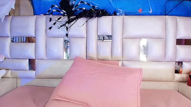 emmacurvy online show from 10-25-25, 03:06