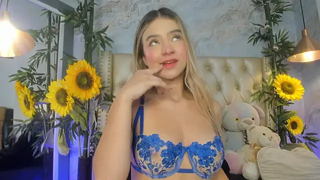 Snapshot of LittleeJaz chatting on 05-16-26, 10:36 LittleeJaz online show from 05-16-26, 10:36