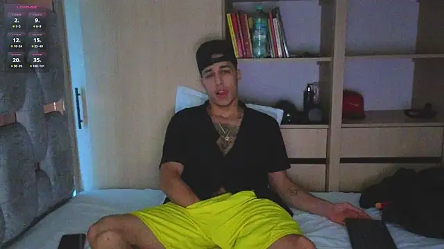 Snapshot of orionblaze69_ chatting on 12-18-25, 09:14 orionblaze69 online show from 12-18-25, 09:14