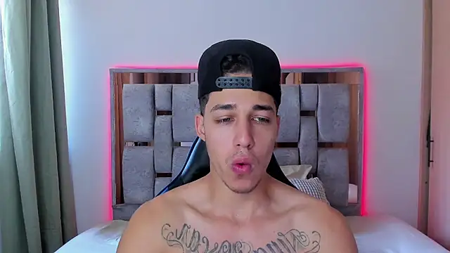 orionblaze69  online show from 06-11-26, 02:36