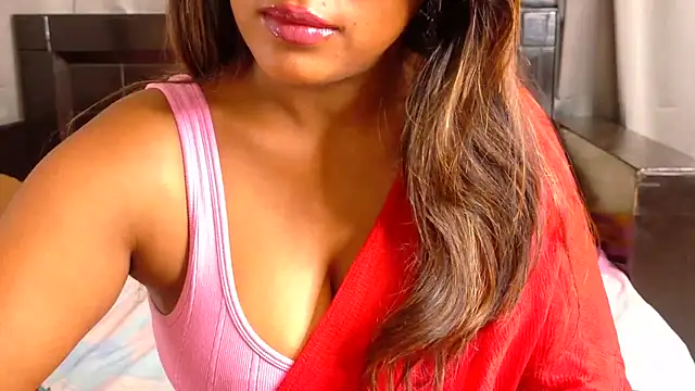 Snapshot of nylaahh-12 chatting on 05-31-26, 09:15 nylaahh-12 online show from 05-31-26, 09:15