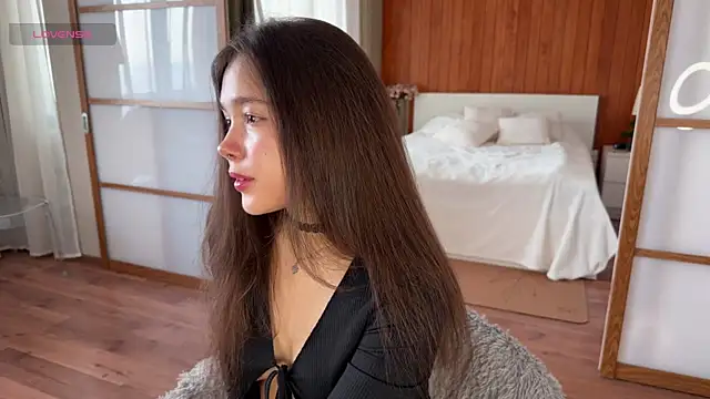 Snapshot of PlumyBun chatting on 12-20-25, 07:33 PlumyBun online show from 12-20-25, 07:33