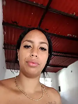 Snapshot of Fernanda30 chatting on 10-13-25, 02:51 Fernanda30 online show from 10-13-25, 02:51