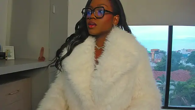 ParisSalvatore online show from 10-26-25, 01:22