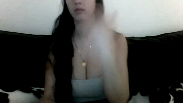 Snapshot of milagaborxx chatting on 04-20-26, 08:32 milagaborxx online show from 04-20-26, 08:32