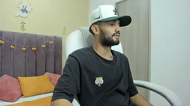 Snapshot of Ryan_Jackson_ chatting on 10-13-25, 10:43 Ryan Jackson  online show from 10-13-25, 10:43