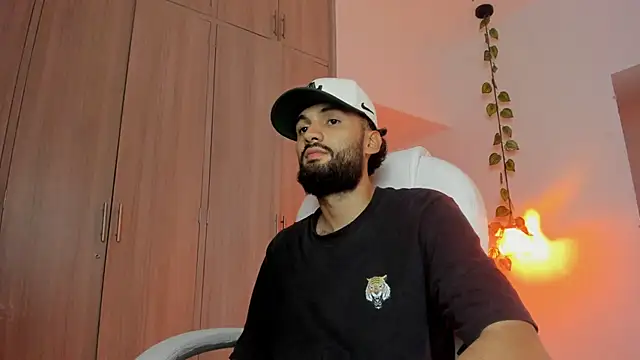 Snapshot of Ryan_Jackson_ chatting on 09-09-25, 11:36 Ryan Jackson  online show from 09-09-25, 11:36