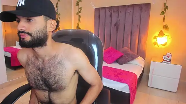 Snapshot of Ryan_Jackson_ chatting on 10-31-25, 03:58 Ryan Jackson  online show from 10-31-25, 03:58