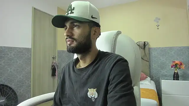 Snapshot of Ryan_Jackson_ chatting on 10-04-25, 12:01 Ryan Jackson  online show from 10-04-25, 12:01