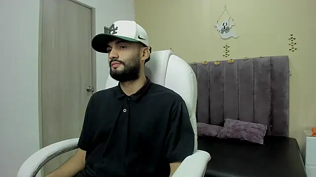 Snapshot of Ryan_Jackson_ chatting on 10-27-25, 10:44 Ryan Jackson  online show from 10-27-25, 10:44