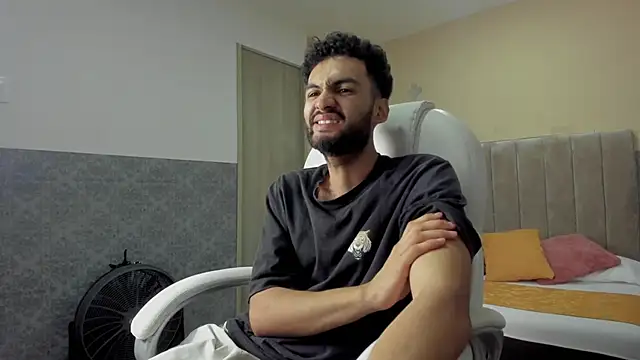 Snapshot of Ryan_Jackson_ chatting on 09-30-25, 12:05 Ryan Jackson  online show from 09-30-25, 12:05