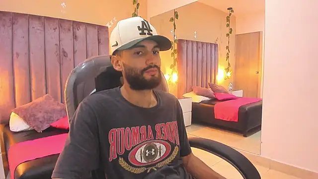 Snapshot of Ryan_Jackson_ chatting on 10-29-25, 08:13 Ryan Jackson  online show from 10-29-25, 08:13