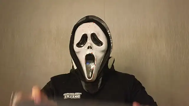 Ades Lowe online show from 10-31-25, 11:29