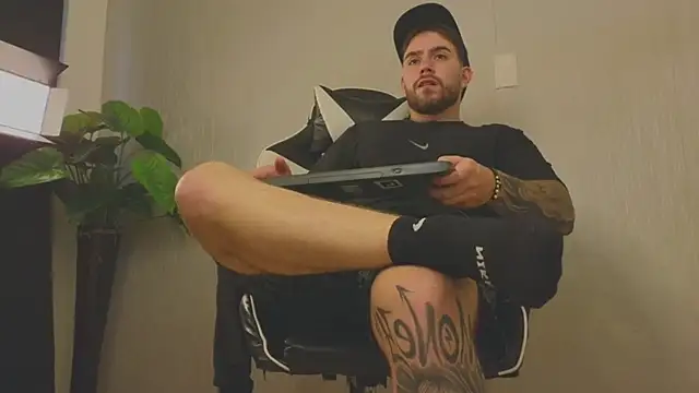 Ades Lowe online show from 10-29-25, 12:04