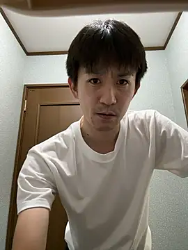 Snapshot of yuma0815 chatting on 11-14-25, 01:04 yuma0815 online show from 11-14-25, 01:04