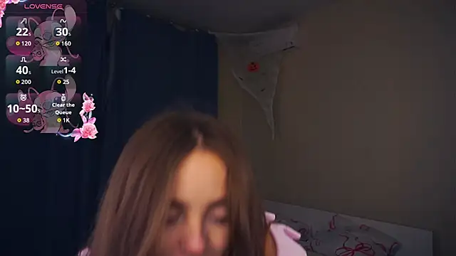 LoraDavi online show from 11-26-25, 07:19