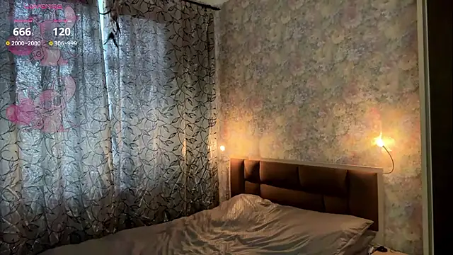 LoraDavi online show from 02-12-26, 07:19