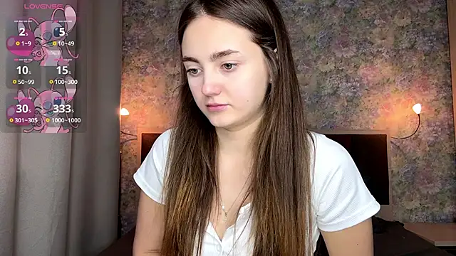 LoraDavi online show from 04-13-26, 07:23