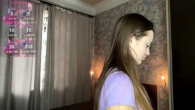 Snapshot of LoraDavi chatting on 04-19-26, 06:14 LoraDavi online show from 04-19-26, 06:14