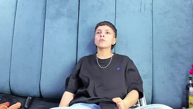 Megan Thompson  online show from 02-01-26, 02:10