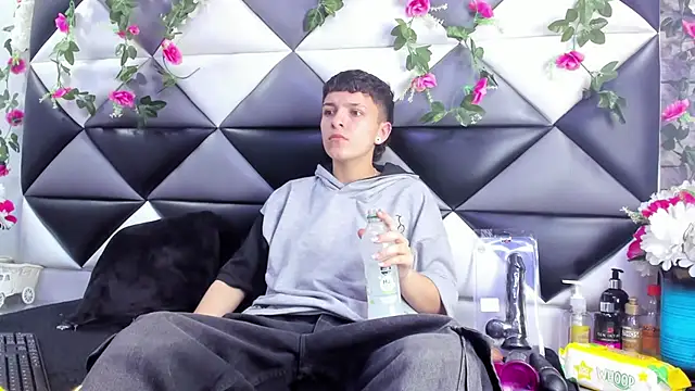 Megan Thompson  online show from 11-27-25, 02:01