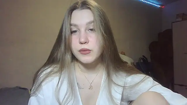 Snapshot of yourhoney_Lola_ chatting on 10-25-25, 04:40 yourhoney Lola online show from 10-25-25, 04:40