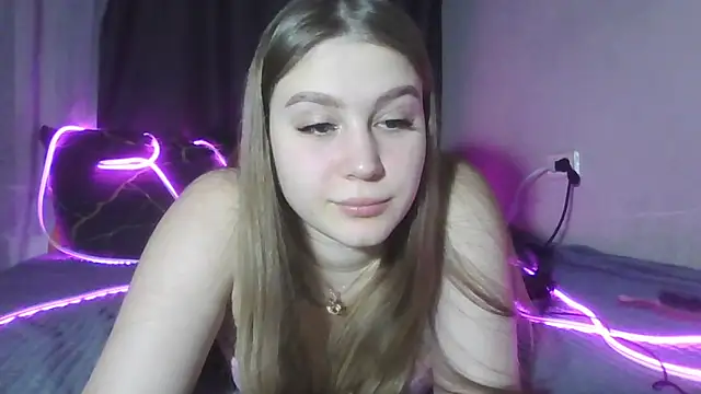 Snapshot of yourhoney_Lola_ chatting on 11-17-25, 02:54 yourhoney Lola online show from 11-17-25, 02:54