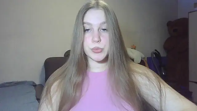 Snapshot of yourhoney_Lola_ chatting on 10-24-25, 03:33 yourhoney Lola online show from 10-24-25, 03:33