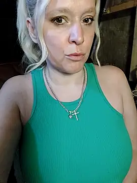 Bouncy-Bella28X online show from 09-29-25, 11:27