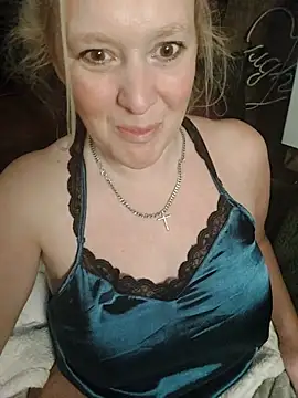 Bouncy-Bella28X online show from 10-31-25, 08:11