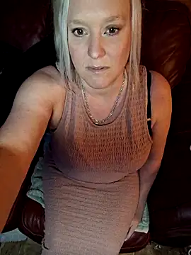 Bouncy-Bella28X online show from 01-17-26, 03:59