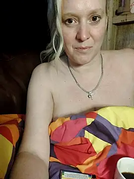Bouncy-Bella28X online show from 09-22-25, 07:58