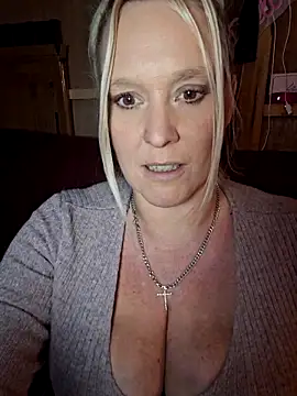 Bouncy-Bella28X online show from 12-17-25, 12:43