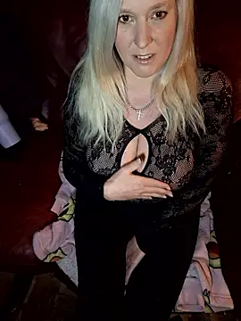 Bouncy-Bella28X online show from 01-11-26, 03:41